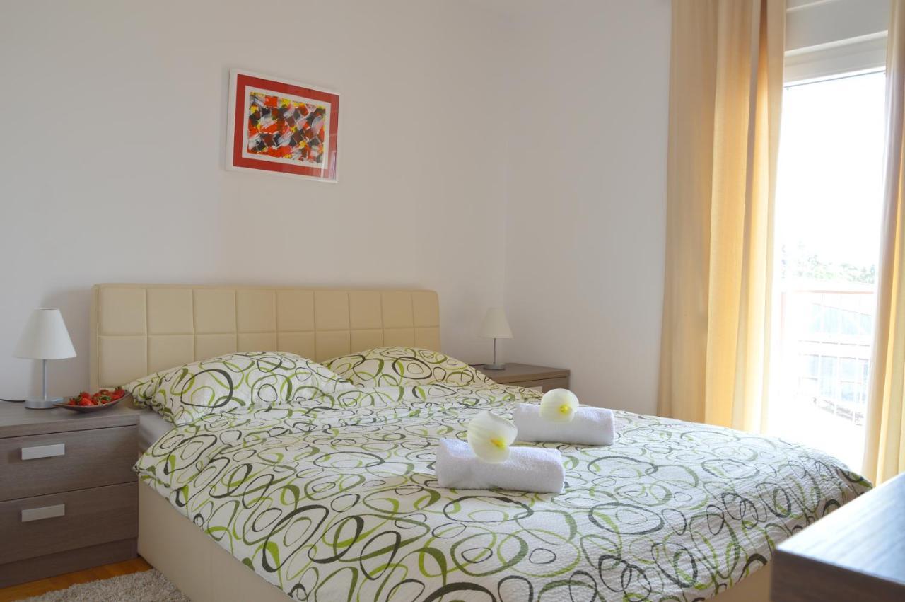 Apartment Silvija Sea View Умаг Екстер'єр фото
